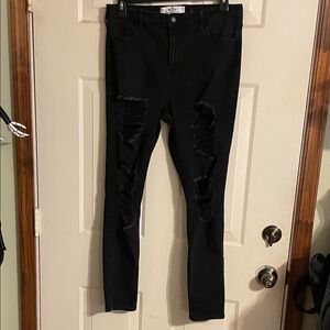 Black ripped Hollister skinny jeans